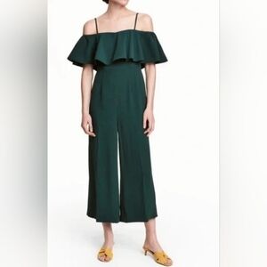 H&M Modern Classic Green Off The Shoulder Jumpsuit Cropped/Wide Leg Size 6